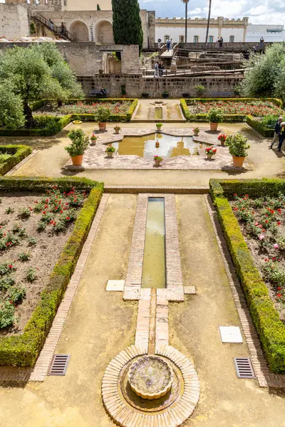 Jerez de la Frontera, İspanya - 15 Mayıs 2025: Alcazar 'ın detayları, İspanya' nın Jerez de la Frontera kentindeki tarihi merkezdeki ortaçağ sarayı