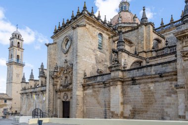 Jerez de la Frontera, İspanya - 15 Mayıs 2025: Jerez de la Frontera, İspanya 'daki katedralin dış cephesinin detayları