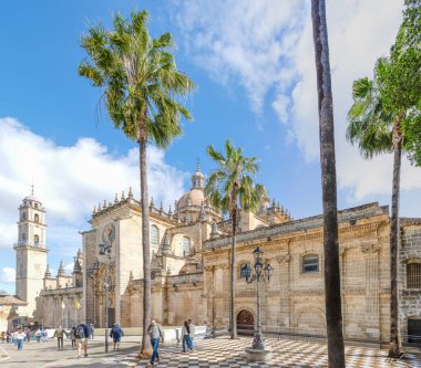 Jerez de la Frontera, İspanya - 15 Mayıs 2025: Jerez de la Frontera, İspanya 'daki katedralin dış cephesinin detayları