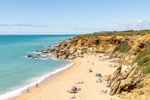 Conil de la Frontera 'daki güzel Calas de Roche plajı, Cadiz, İspanya