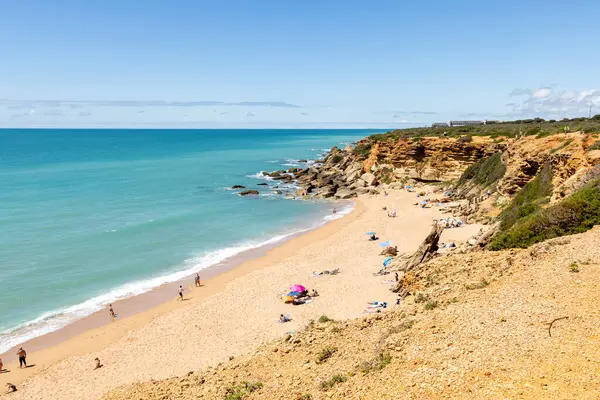 Conil de la Frontera 'daki güzel Calas de Roche plajı, Cadiz, İspanya