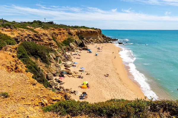 Conil de la Frontera 'daki güzel Calas de Roche plajı, Cadiz, İspanya
