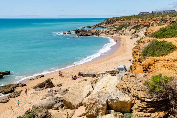 Conil de la Frontera 'daki güzel Calas de Roche plajı, Cadiz, İspanya