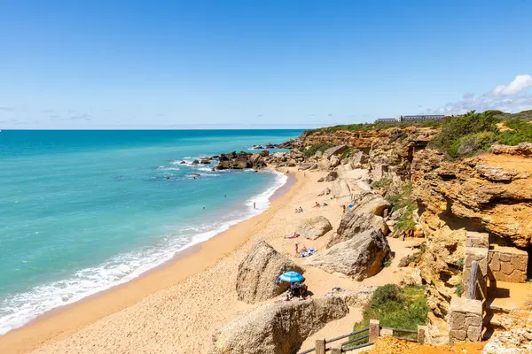 Conil de la Frontera 'daki güzel Calas de Roche plajı, Cadiz, İspanya