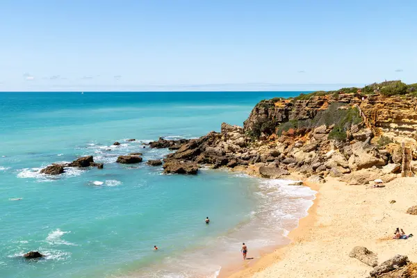 Conil de la Frontera 'daki güzel Calas de Roche plajı, Cadiz, İspanya