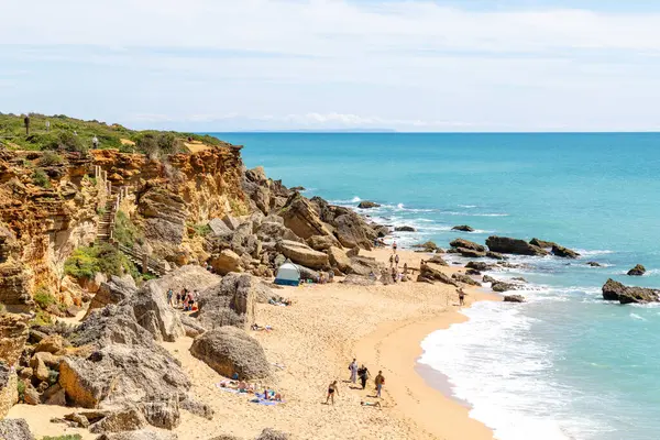 Conil de la Frontera 'daki güzel Calas de Roche plajı, Cadiz, İspanya