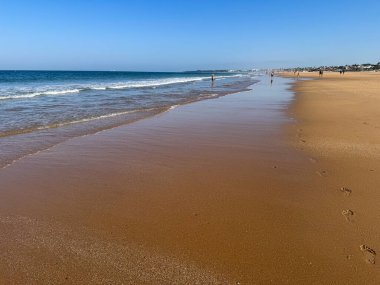 Sancti Petri 'deki La Barrosa plajı, Cadiz, İspanya