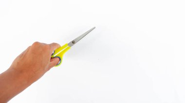 Makas, elle işletilen makas araçlarıdır. Makas, kağıt, karton, metal folyo, bez, ip ve tel gibi çeşitli ince materyalleri kesmek için kullanılır..