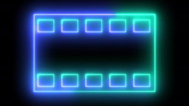 Neon film çerçeve şerit bant animasyonu 4K siyah arka planda. 3840x2160 animasyon film ikonu film şerit hareketi grafiği. Parlak medya film şeridi arkaplan görüntüsü.