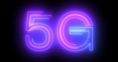 4K 5G neon arkaplan metni siyah arkaplan üzerinde hareket eden animasyon, kablosuz geniş bant bağlantıları ile küresel ağ ve dijital gelecek kavramı. Bulut hesaplama, kodlama ve programlama için ikili bg.