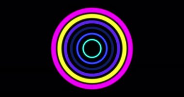 4K 'da renkli spiral sürreal geometrik daireler animasyon bg. Parıldayan galaksi uzayı UHD çözünürlüğünde düzgün daire hareketi grafiği açıyor. Bir müzik videosunda kullanılır, düzenler, düzgün akış geçişi.