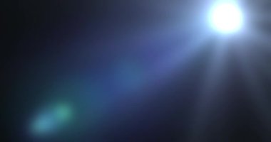 Sinema bulanık ışık sızıntısı 4K siyah bg. Işık sızıntıları gibi gerçek, kaliteli bir sinema tarzının şablonu. Atmosferik daldırıcı görüntüler için ışıltılı geçiş örtüleri. Flare bg.