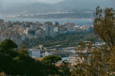 Ceuta Körfezi 'nin genel manzarası ve limanın girişi. Yüksek kalite fotoğraf