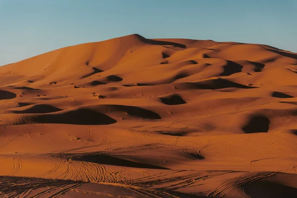 Sahra Çölü 'nde kum tepeleri, Merzouga, Fas. Yüksek kalite fotoğraf