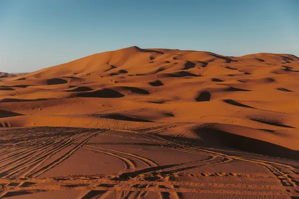 Sahra Çölü 'nde kum tepeleri, Merzouga, Fas. Yüksek kalite fotoğraf
