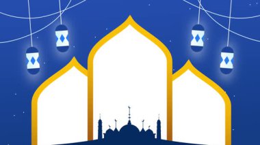 Ramazan ve bayram kutlamaları için mükemmel bir gece gökyüzü yaratan, fenerlerle süslenmiş saf mavi ve altın rengi bir cami..