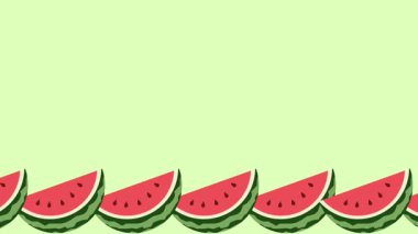 Yeşilimsi bir arka fonun altına yerleştirilmiş sulu karpuz dilimleri taze ve minimal bir kompozisyon oluşturur..