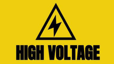 Elektriksel tehlike bölgelerini işaretlemek için kullanılan sarı renkli yüksek voltajlı uyarı simgesi.