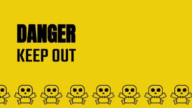 Altta, tehlikeli bölgeleri görsel takviyeyle vurgulamak için kalın 'Dışarıda KENDİ' metni olan kafatası simgelerini tekrarlayan sarı bir tehlike işareti.