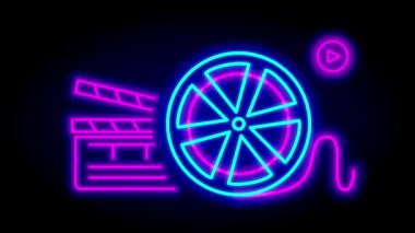 Bu parlak renkli film makarası ve makara, neon rengi ve pembe renkli film montaj ve film yapım tekniklerine saygı gösteriyor.