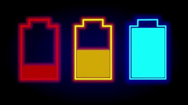Kırmızı, sarı ve mavi olmak üzere üç pil simgesi, en az parlayan neon tarzı görüntü düzeninde çeşitli enerji yükleme durumlarını temsil eder.