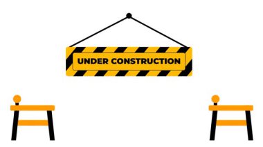 Bir vinç, etkin site işlemleri sırasında kalkınma, ilerleme ve kısıtlı erişimi sembolize eden bariyerler arasındaki inşaat işaretini kaldırır