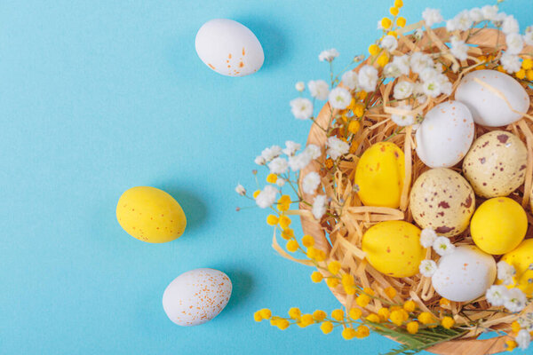 Bonbons Pâques Œufs Chocolat Bonbons Aux Amandes Couchés Dans Nid — Photo