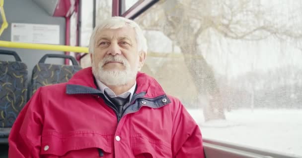 Front View Old Man Going Home Bus Male Grey Hair — Vídeo de stock