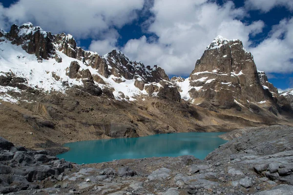 Cordillera Huayhuash Daki Alp Gölü — Stok fotoğraf
