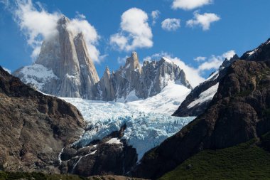 Fitz Massif ve Arjantin Patagonya 'da Buzul