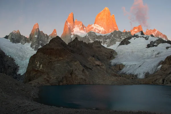 Patagonya Daki Fitz Massif Güzel Turuncu Gündoğumu — Stok fotoğraf