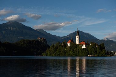 Slovenya, Bled Gölü 'nde güneşli bir gün