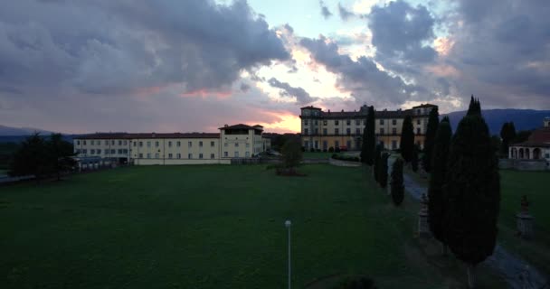 Buggiano Italia 2022 Puesta Sol Detrás Del Antiguo Edificio Toscana — Vídeos de Stock