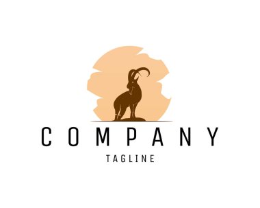 Eski boynuzlu keçi silueti izole edilmiş beyaz arka plan. en iyi logolar, rozetler, amblemler, simgeler, 10 ses içinde kullanılabilir.