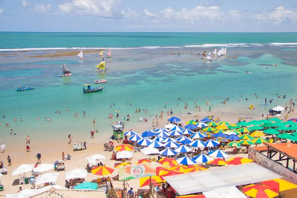 Люди Бавляться Пляжі Бразіліан Жовтні 2022 Року Порту Галімсі Бразилія — стокове фото