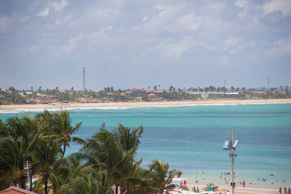 人々は10月にブラジルのビーチで楽しみを持っています 2022 ポルト ガリマス ブラジル — ストック写真