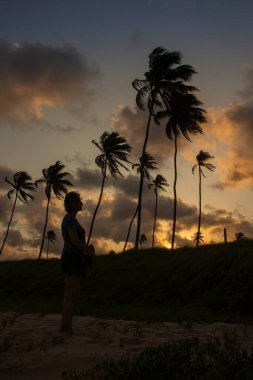 2022 Ekim 'inde Brezilya' nın Porto de Galinhas plajında insanlar eğleniyor..