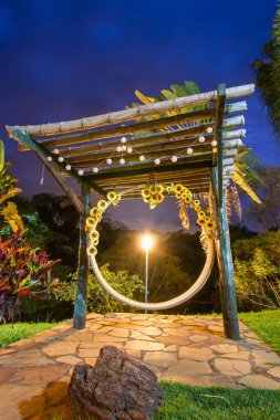 Brezilya halkı 2022 Kasım 'ında çiftlik otelinde eğleniyor, Trindade, Brezilya.