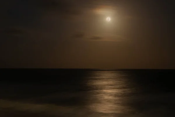 Belle Pleine Lune Sur Plage Brésilienne — Photo