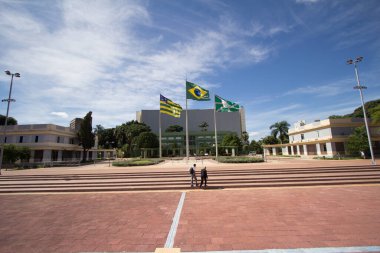 Üç İnsan Irkı Anıtı, bu heykelin Goiania şehrinin Medeni Meydanı 'nda ortaya çıkardığı isim. 01 Eylül 2018 'de, Goiania, Brezilya.