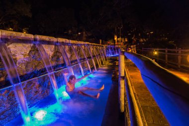 Brezilyalılar 2019 Ocak 'ında Rio Quente' de su parkında eğleniyorlar.