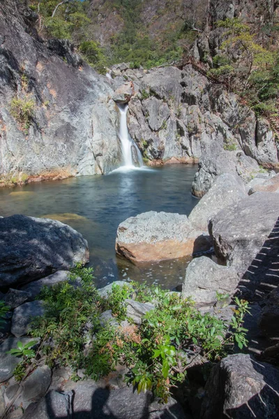 Brazilský Vodopád Tento Vodopád Velmi Krásný Studený Nachází Brazilské Savannah — Stock fotografie