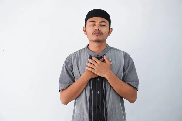 Jeune Homme Musulman Asiatique Portant Des Vêtements Musulmans Gris Avec — Photo