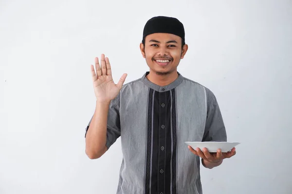 Glimlachen Gelukkig Jong Aziatisch Moslim Man Tonen Opgewonden Uitdrukking Terwijl — Stockfoto
