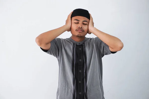 Portrait Jeune Homme Asiatique Musulman Couvre Ses Oreilles Veut Rien — Photo