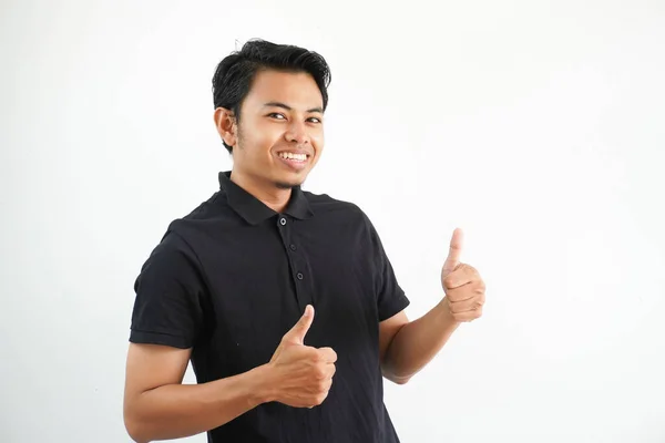 Pria Asia Muda Yang Senang Atau Tersenyum Memberikan Dua Jempol — Stok Foto
