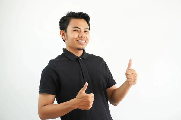 Pria Asia Muda Yang Senang Atau Tersenyum Memberikan Dua Jempol — Stok Foto