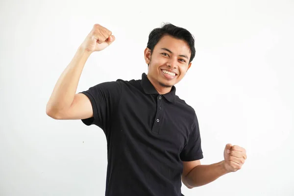Sonriente Feliz Joven Asiático Hombre Apretó Los Puños Animando Despreocupado — Foto de Stock