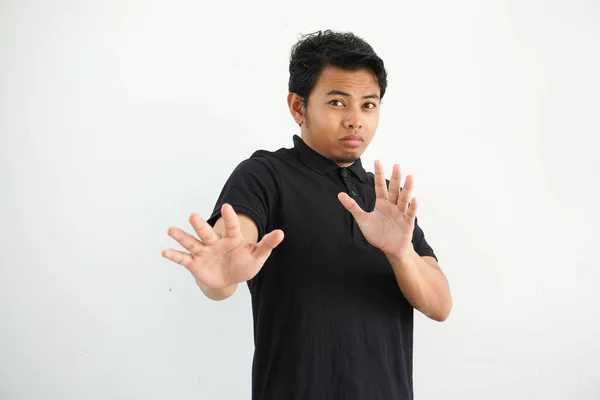 Jonge Aziatische Man Wordt Geschokt Als Gevolg Van Een Dreigend — Stockfoto