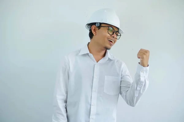 Jovem Arquiteto Asiático Homem Vestindo Construtor Capacete Segurança Sobre Fundo — Fotografia de Stock